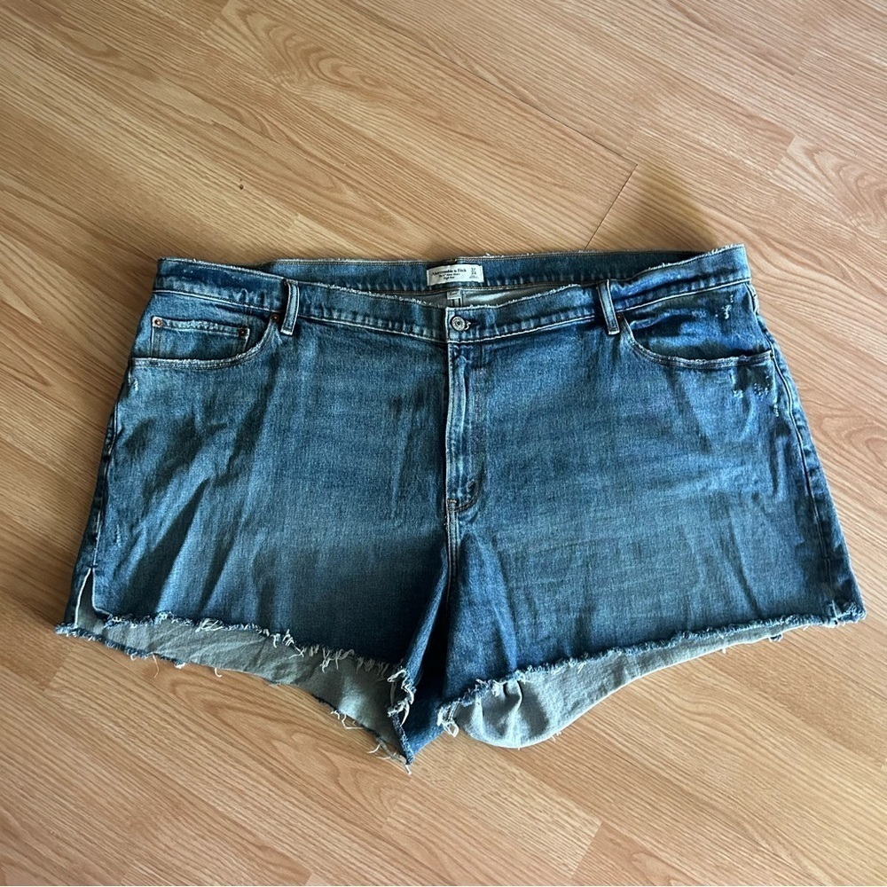 NWT Abercrombie & Fitch The 4” Mom Short High Rise Curve Love 37/24
